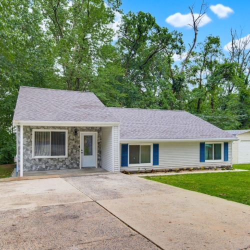 1607 Holtz Road
