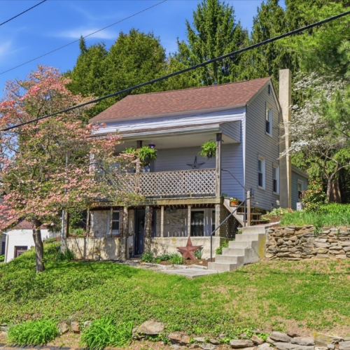 82 River Corner Road