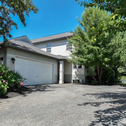 3 Laurelgate Place